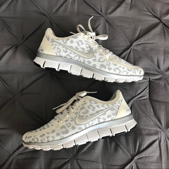 women's nike animal print